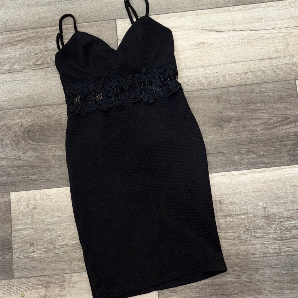 Elegant Black Lace Dress